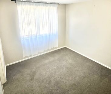 Beautifully Presented Ground Floor Apartment - Bonus Large Courtyard - Photo 3