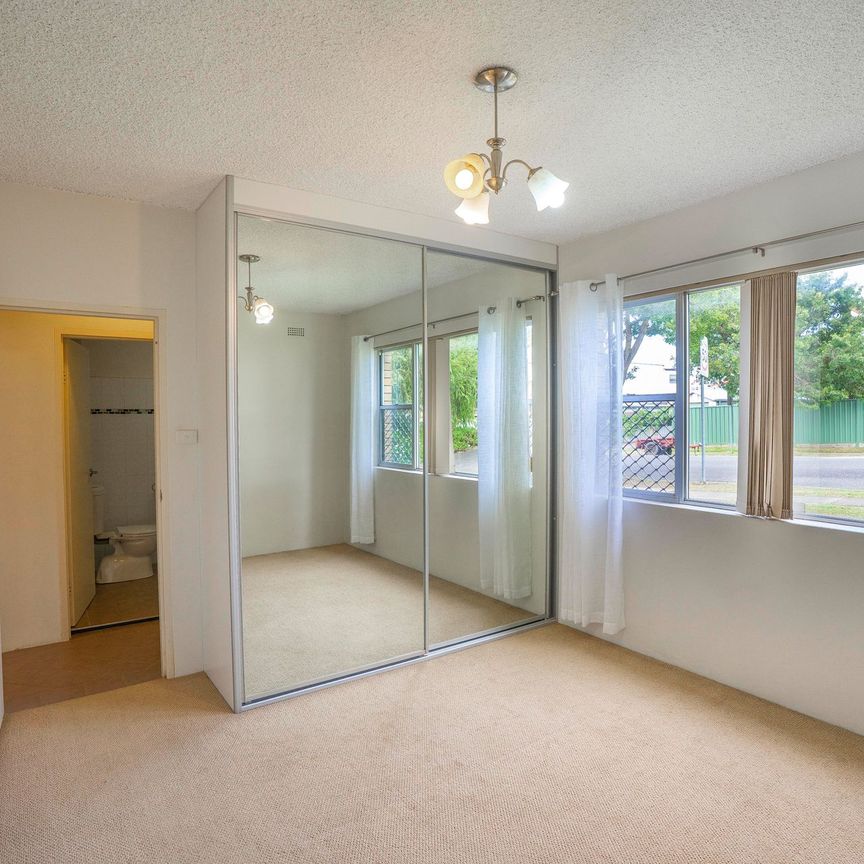 Cozy & Convenient - Photo 1