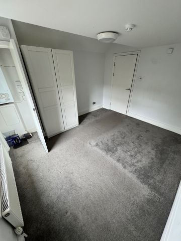 1 Bed Flat, Finsbury Park Road, N4 - Photo 2