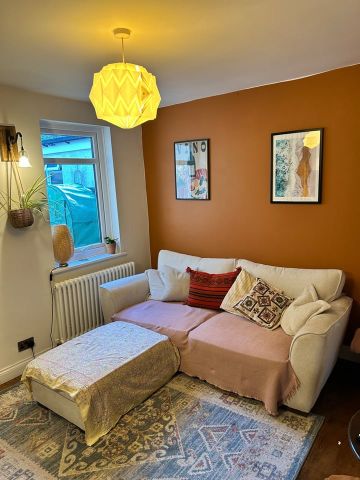 2 Bed Terraced House, Eland Road, CR0 - Photo 2