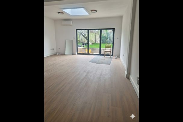 3 Bed Flat, Harpenden Road, SE27 - Photo 1