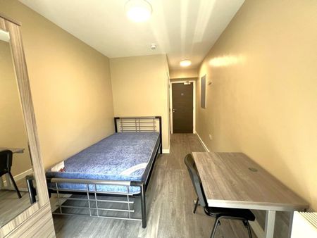 7 Bed Flat, Stokes Croft, BS2 - Photo 5