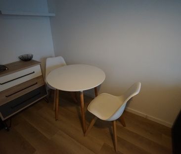 LILLE - APPARTEMENT - T2 MEUBLE - Photo 2