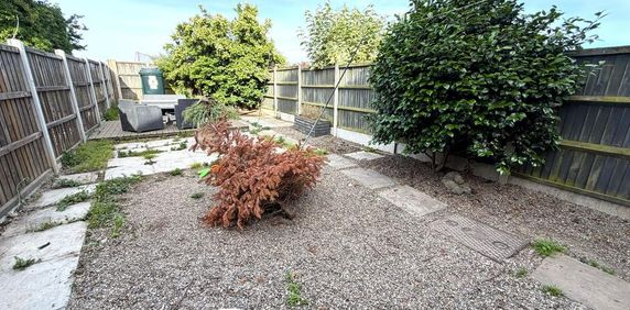 3 bedroom semi-detached house to rent - Photo 2