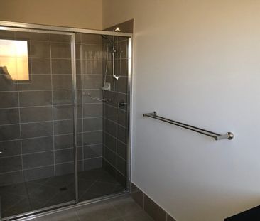 19 Jeremy Street, Coomera QLD 4209 - House For Rent | Domain - Photo 6