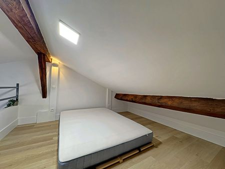 TOULOUSE - CAPITOLE - T1 BIS meublé avec espace nuit en mezzanine - balcon et ascenseur, - Photo 3