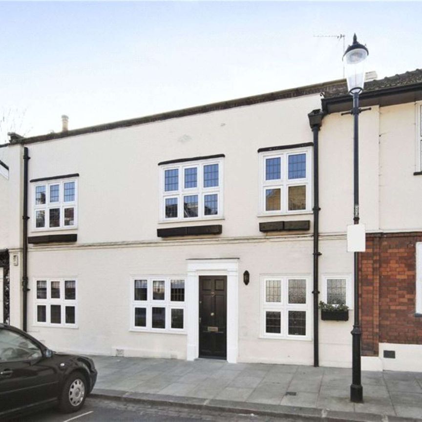 A well presented house over two floors. - Photo 1