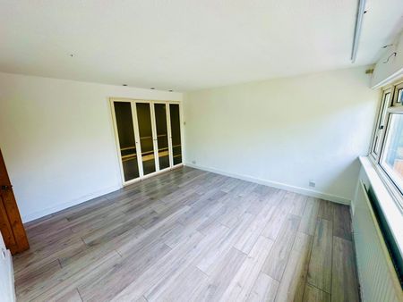 3 Bed Terraced House, Park Hill Rise, CR0 - Photo 4