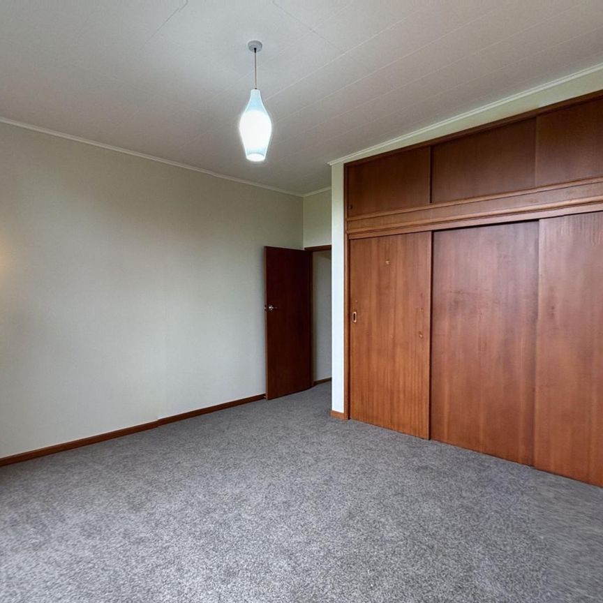 Raumati South - 2 Bedrooms - Photo 1