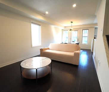 For Lease - 212 Lord Elgin Lane, Clarington, Ontario - Photo 5