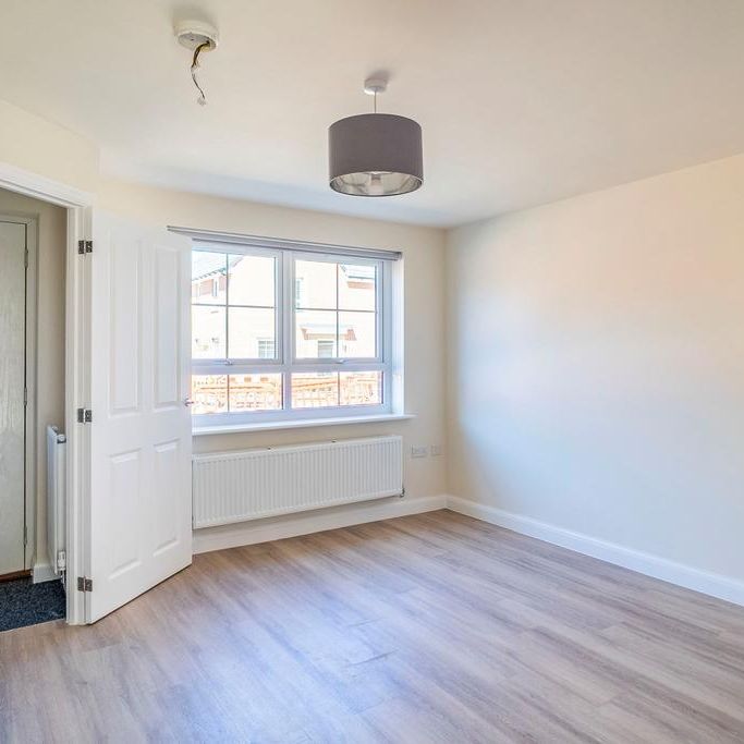 3 bedroom semi-detached house to rent - Photo 1