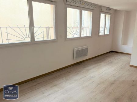 Location Appartement 4 pièces 84m² CASTELSARRASIN 82100 - Photo 2