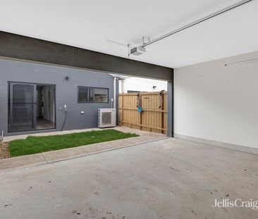 8 Immerse Walk, Wyndham Vale VIC 3024 - Townhouse For Rent | Domain - Photo 1