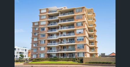 Brighton-Le-Sands Lifestyle – Beachside Apartment on The Grand Parade - Photo 3