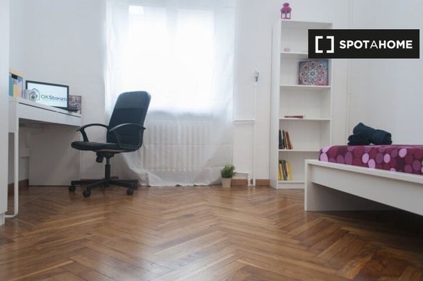 turin, Piedmont 10143 - Photo 1