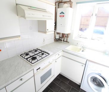 2 bedroom terraced house to rent - Photo 4