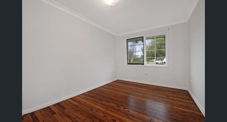 A massive home near amenities with pool - Photo 5