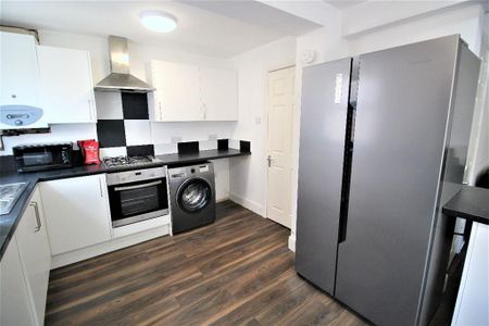 6 bedroom terraced house to rent - Photo 3