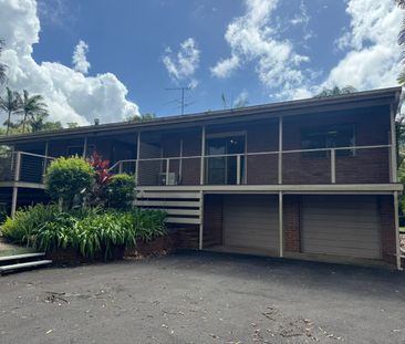 Beautiful 4 Bedroom House in Pristine Rainforest Setting - Photo 6