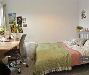 4 bedroom terraced house to rent - Photo 5