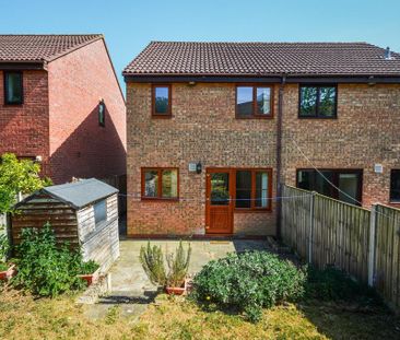 3 bedroom semi-detached house to rent - Photo 1