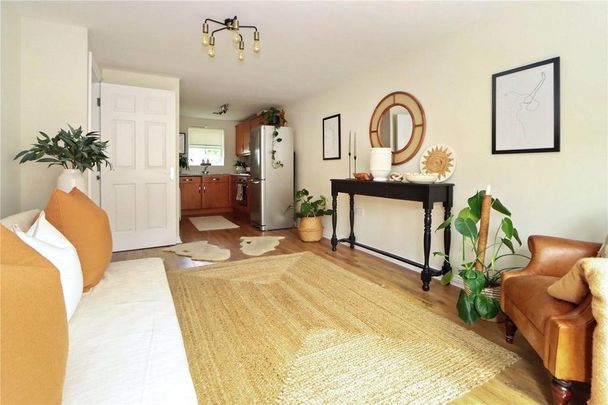 3 bedroom flat to rent - Photo 1