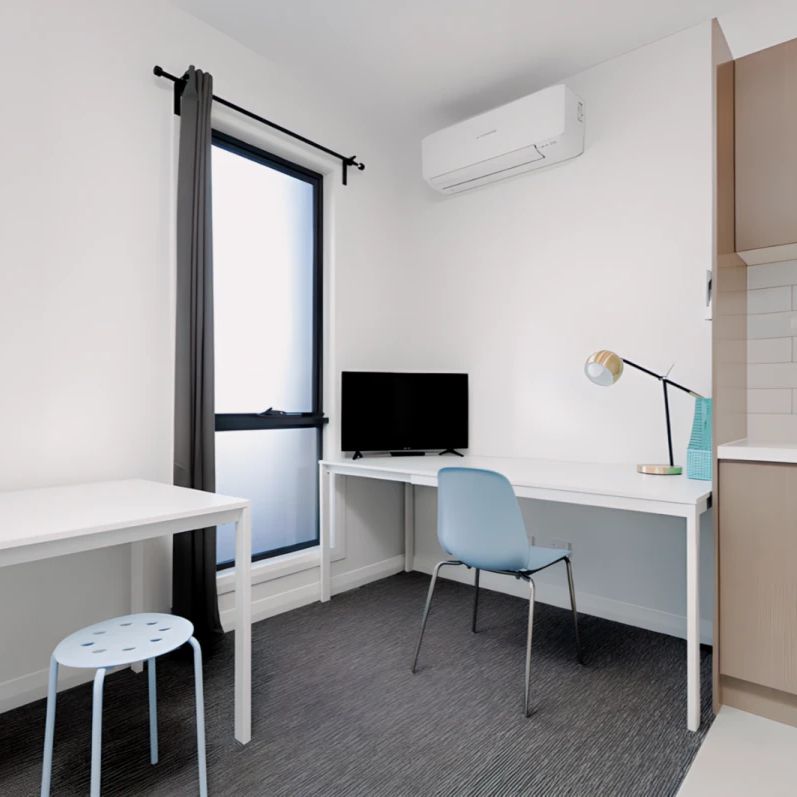 Large Studio - Photo 1