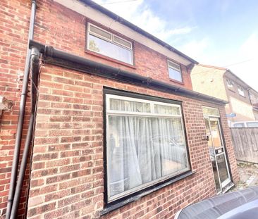 2 bedroom semi-detached house to rent - Photo 4