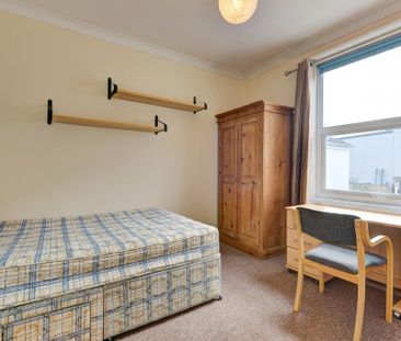 6 bedroom house to rent - Photo 2