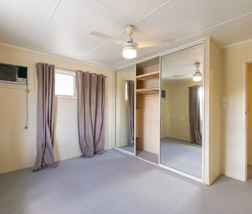 Large house with plenty of storage and room for entertaining! - Photo 3