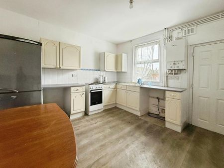 2 bedroom terraced house to rent - Photo 4