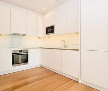 1 bedroom Flat To Let - Photo 5
