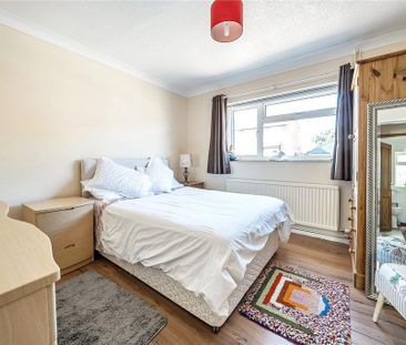 4 bedroom bungalow to rent - Photo 1