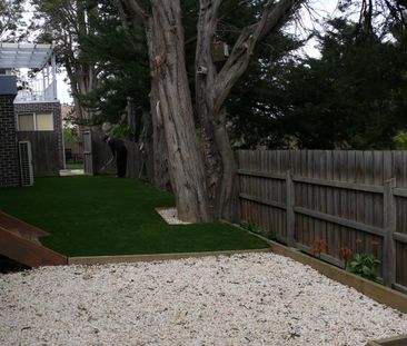 Overlooking Gardiners Creek Parklands - Photo 6