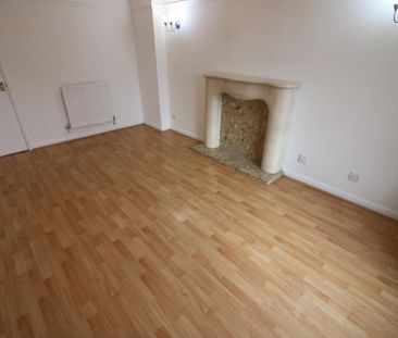 3 bedroom end of terrace house to rent - Photo 5