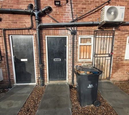 Flat 4, Irwin Approach, Halton, Leeds, LS15 0DW - Photo 2