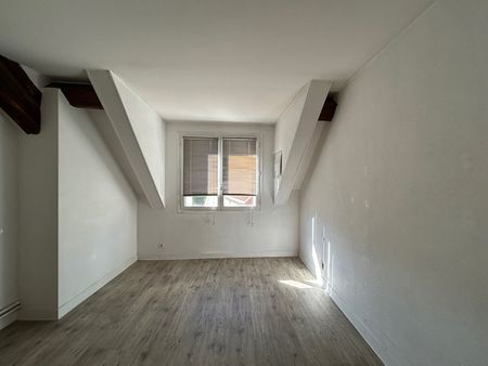 Location Appartement 4 pièces 95m² - Photo 2