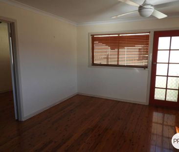 CONVENIENT 2 BEDROOM UNIT - Photo 2