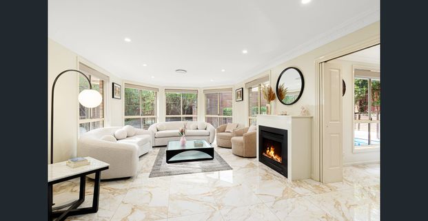 Holding Deposit Received - Photo 1