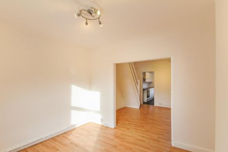 2 bedroom terraced house to rent - Photo 2