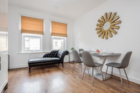 3 bedroom flat to rent - Photo 2