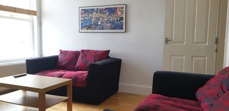 4 Bed - St Nicholas Street â€“ 4 Bed - Photo 2