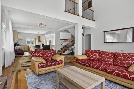 Casă 5 dormitoare si teren 725 mp de închiriat în zona Gradiste - Photo 2