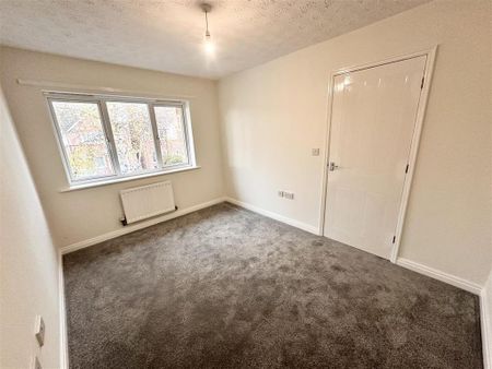 3 bedroom end of terrace house to rent - Photo 2