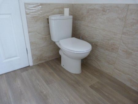 3 bedroom terraced house to rent - Photo 4