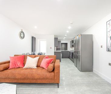 6 bedroom house to rent - Photo 2