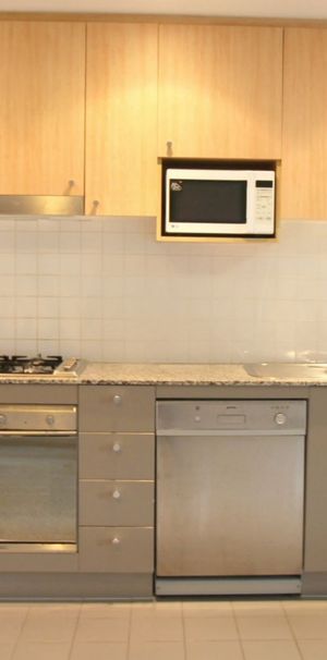 Modern Convenience ** Available 18/12/25 ** - Photo 1