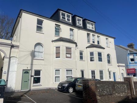 2 bedroom ground floor flat to rent - Photo 5