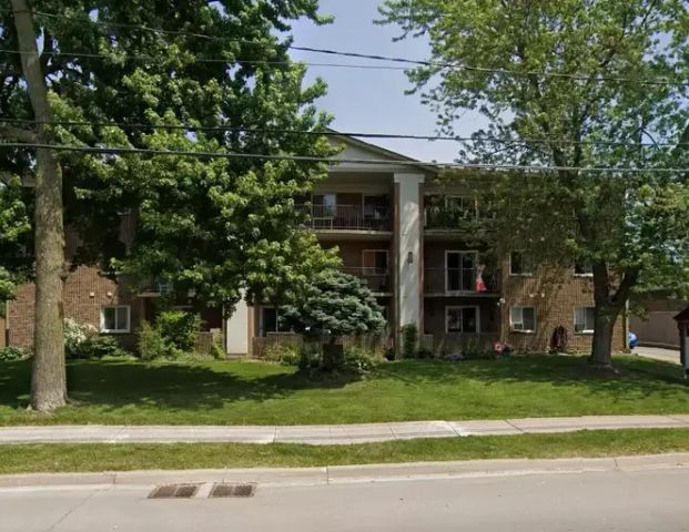 Renovated | One Bedroom | Mature Living Building | 521 King St, Port Colborne - Photo 1