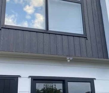 Near new low maintenance townhouse - Photo 1